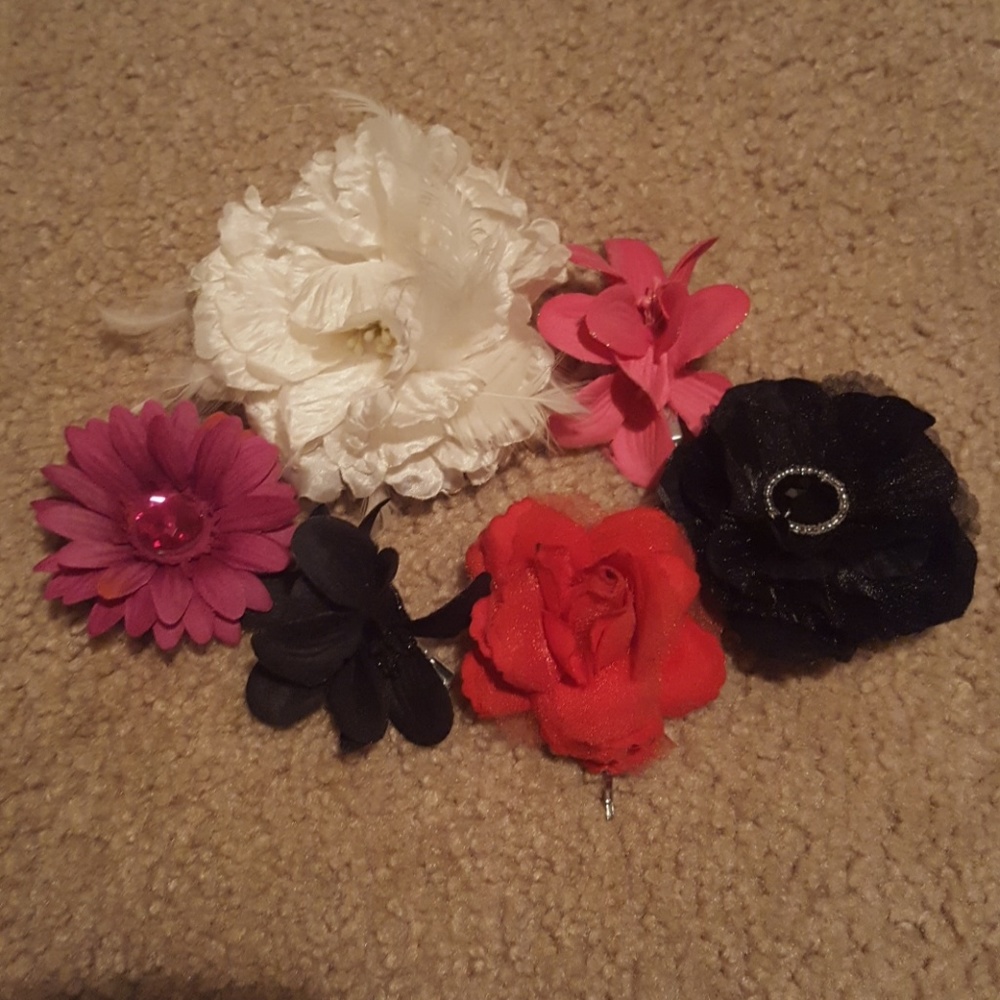 Flowers hair clips
